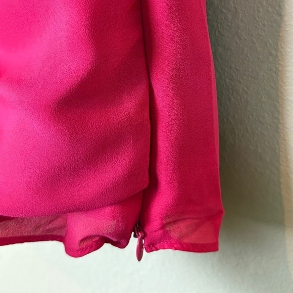 NWT Sioni Sleeveless Twisted Front Giant Hibiscus (Pink) Blouse; Size Large - Picture 3 of 9